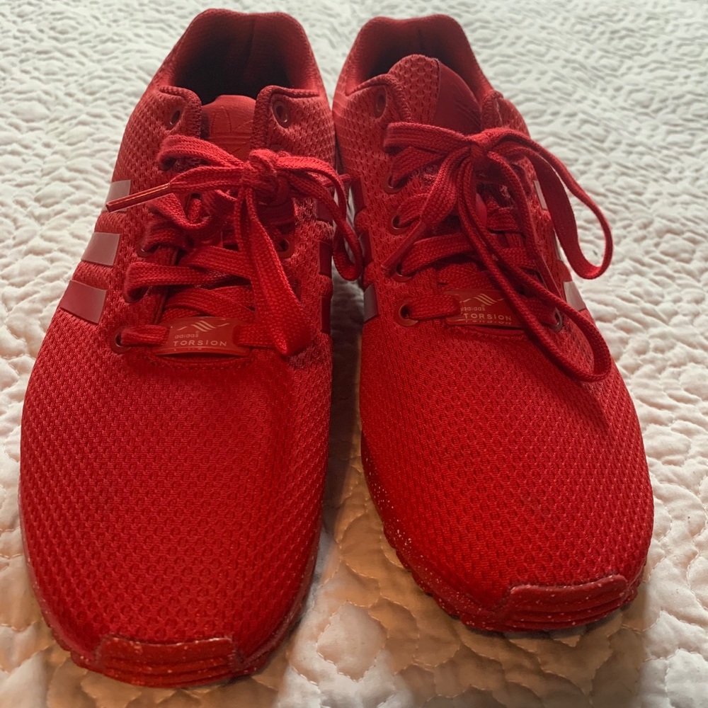 Adidas red torsion shoes